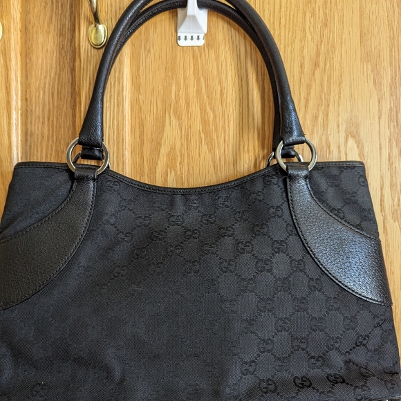 Gucci Bag.  Authentic - Picture 9 of 9